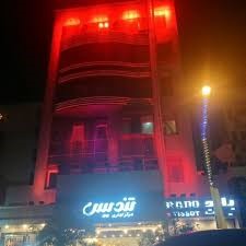نورپردازی نمای مجتمع پروژکتور دیجیتال، افکت های رنگی، هماهنگی با موزیک